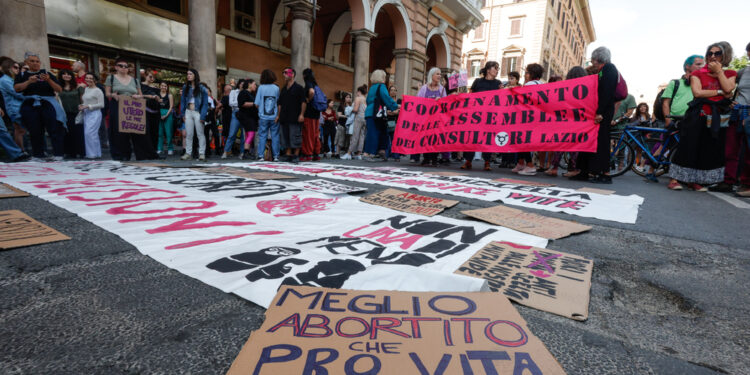 Corteo 'contro governo che apre consultori ad antiabortisti''