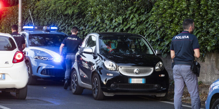 La donna era stata colpita ieri a Roma mentre era in macchina