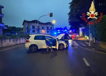 Incidente a Lambrugo, scontro tra due auto