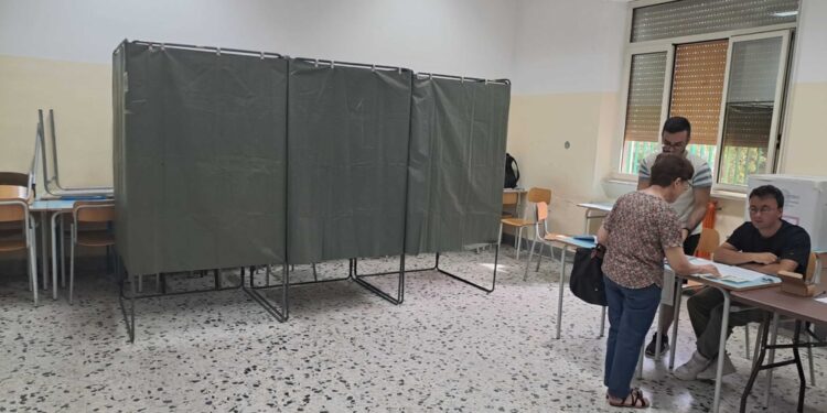 A Cagliari per exit poll M. Zedda (c.sinistra) sindaco 1/o turno