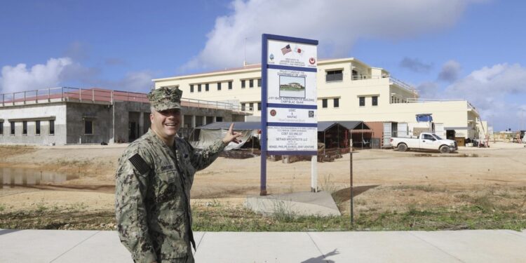 Previsto alleggerimento presenza militare nell'isola di Okinawa