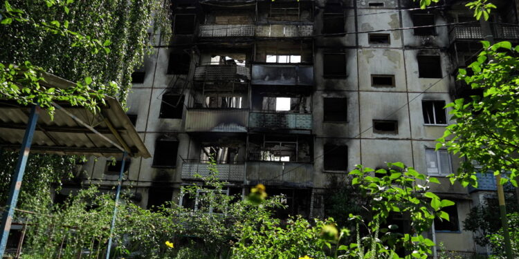 Sei i feriti nel crollo di una palazzina