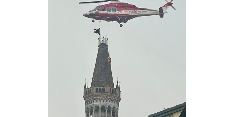 Visitatore recuperato con l'elicottero dai vigili del fuoco