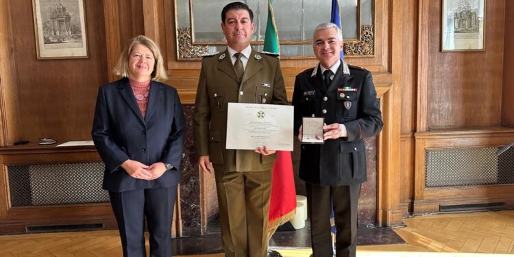 Ambasciatrice Biagiotti conferisce Ordine della Stella d'Italia