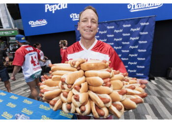 Estromesso dalla gara il campione Joey Chestnut