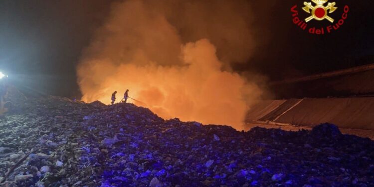 Lo scorso anno l'incendio provocò la produzione di gas tossici