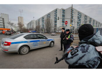 Ordigno piazzato in un veicolo parcheggiato