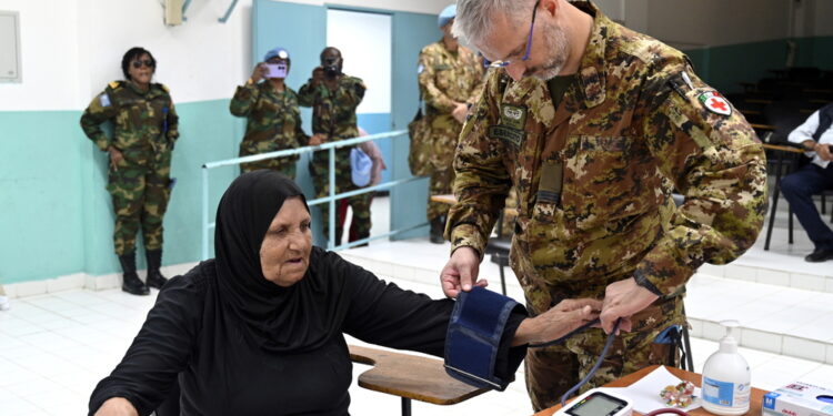 Alpini hanno distribuito a sfollati generi di prima necessità