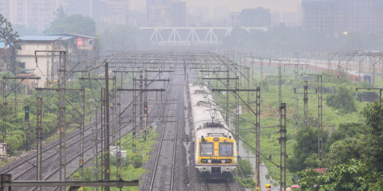 Incidente nello Stato dell'Uttar Pradesh. Soccorsi in arrivo