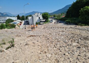 A Mattarello fango e detriti su strada e zona produttiva