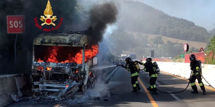 Traffico fermato per i soccorsi