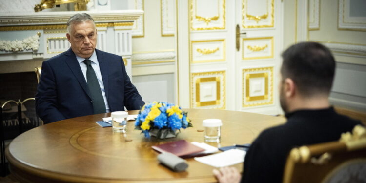 Il premier ungherese e presidente di turno Ue in visita a Kiev