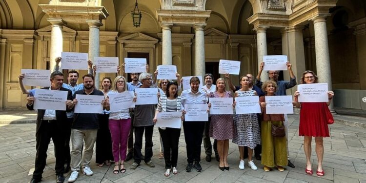 Flashmob con i nomi dei personaggi a cui intitolarlo