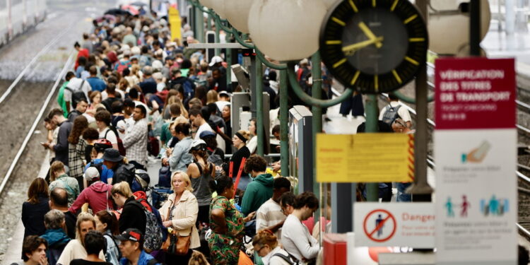 Fermato domenica mentre era in un sito della SNCF