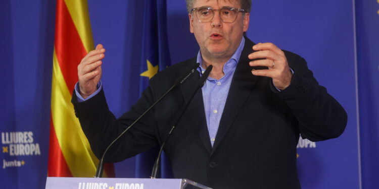 Confermato mandato arresto per leader pro-indipendenza catalano