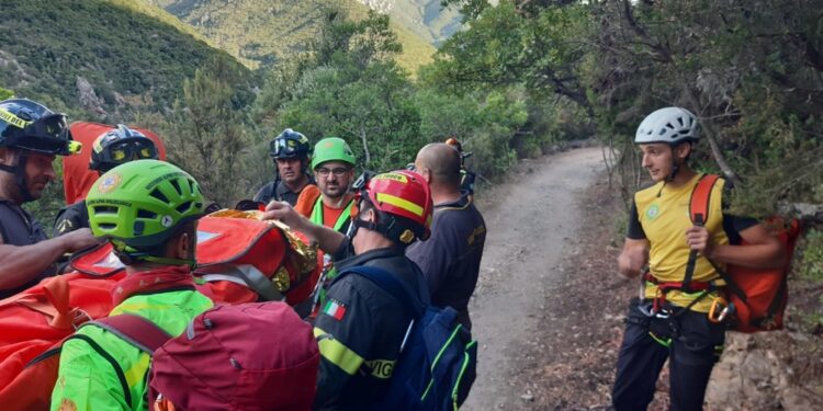 La vittima stava facendo un'escursione nel Bellunese con 5 amici