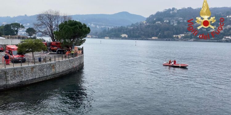 Salvata in acqua la fidanzata 19enne