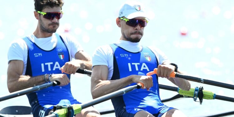 Soares e Oppo durante la gara di qualificazione (foto Mimmo Perna-Canottaggio.org)