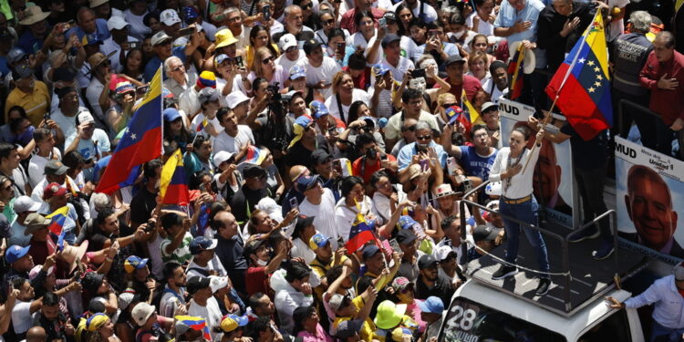 'Contro la frode di Maduro'. Anche il chavismo convoca un corteo