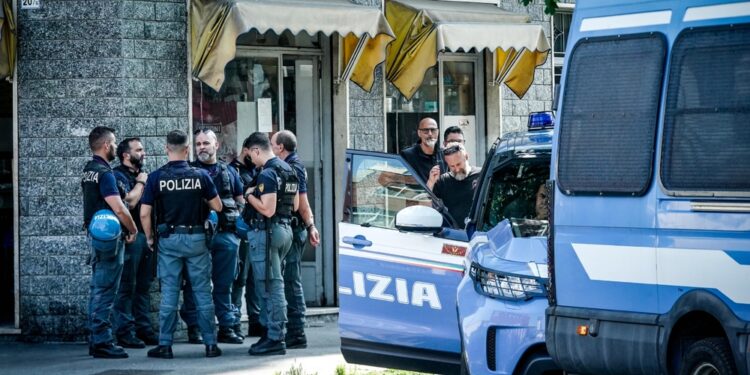 Episodio a Roma. Indagato insieme ad altri di estrema destra