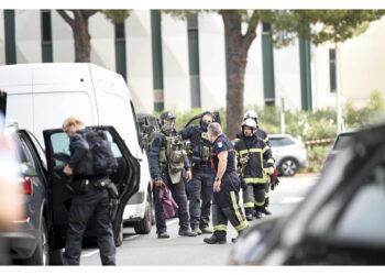 La polizia lo ha localizzato e gli ha sparato