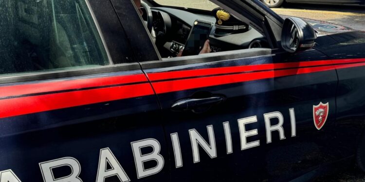 Si fingevano tecnici o carabinieri e svaligiano gli appartamenti