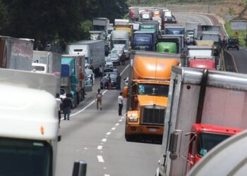 Occupate le corsie che collegano la capitale con Puebla