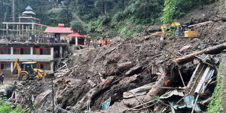 Almeno 280 strade chiuse; da fine giugno 100 morti per slavine