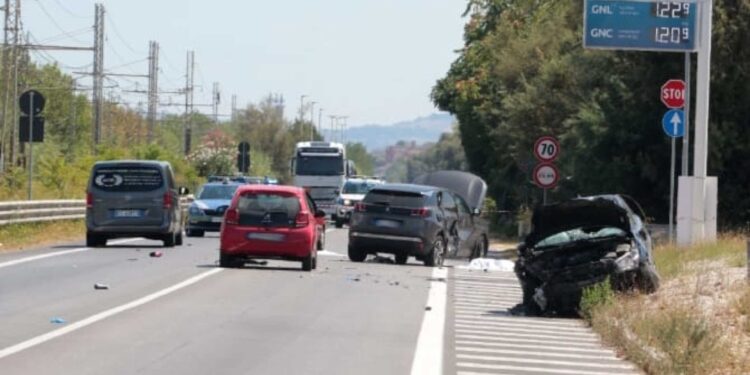 L'incidente sulla statale 16 all'altezza del quartiere Ciarnin