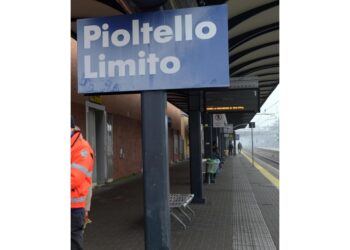 Ha aggredito a caso in una stazione nel Milanese. Arrestato