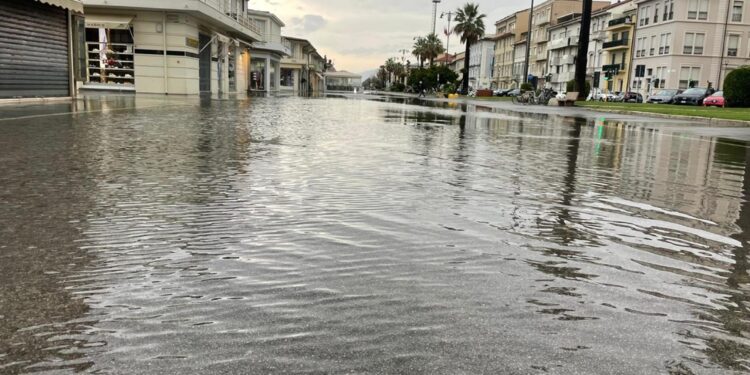 I rovesci proseguono in Versilia