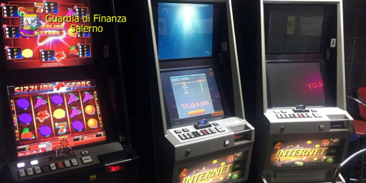 Un giovane arrabbiato per perdita alle slot machine