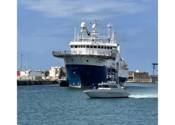 Ci sono anche minorenni e donne a bordo