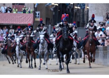 Col fantino Grandine sul cavallo Canarinu