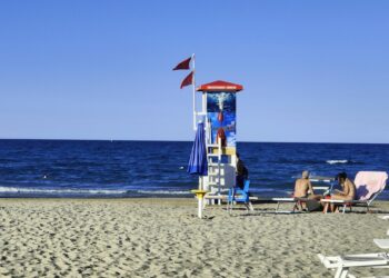 Inutili i tentativi di rianimazione sulla spiaggia