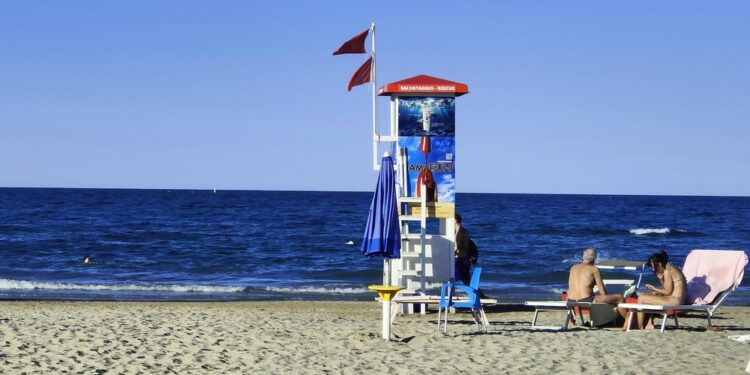 Inutili i tentativi di rianimazione sulla spiaggia