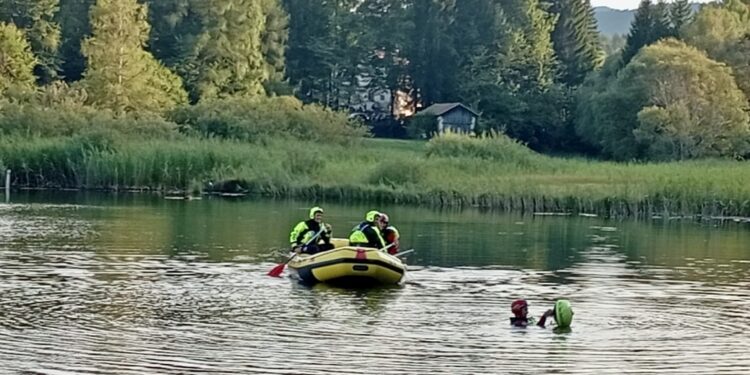 Una persona è morta in Alto Adige nel lago di Favogna