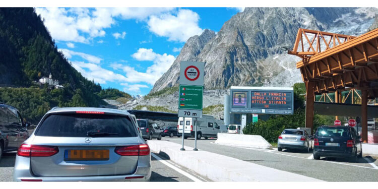 Sulla carreggiata Nord dell'A5 uscita obbligatoria a Morgex