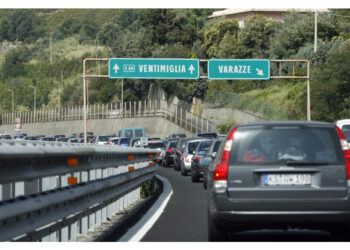 Sei chilometri di coda in A26