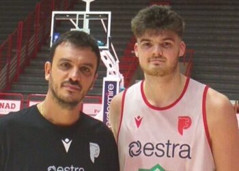 Da sito di Pistoia Basket, Nicola Brienza con il nuovo acquisto Basile