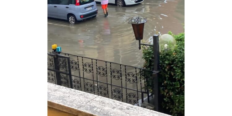 E in passeggiata Viareggio. Tante chiamate a Vvf nel Fiorentino