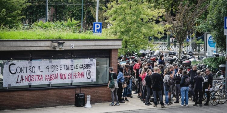 Per l'inizio dell'udienza preliminare a carico di 19 attivisti