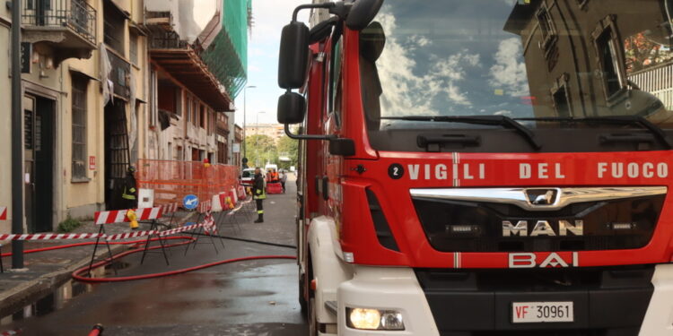 Il piccolo giocava nel campo con 2 amichetti