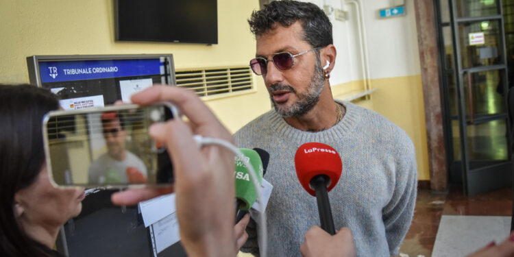 Ex re paparazzi: "Non c'è un giro di foto comprate e ritirate"