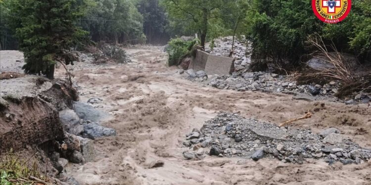 Al lavoro il soccorso alpino