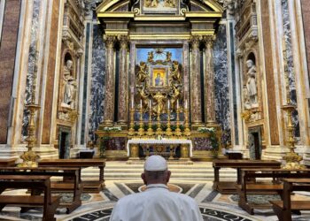 Consueta preghiera davanti all'icona della Salus Populi Romani