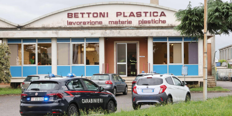 Travolto da un carico in un capannone