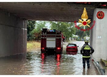 Danni causati in nottata. Meteo oggi in lieve miglioramento