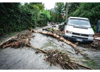 Protezione civile: "C'è una persona dispersa e 66 isolate"