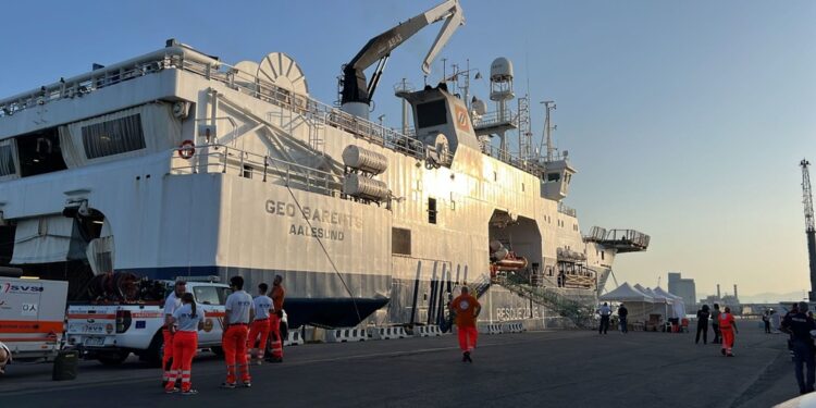 Era arrivata ieri a Genova con 209 migranti